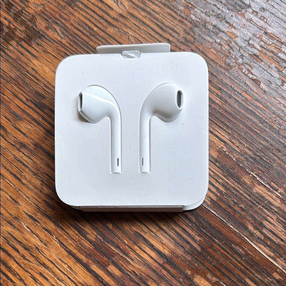 Apple White Earbud Headphones